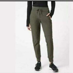 Athleta Headlands Hybrid Trek Mid Rise Jogger Black Women's 8